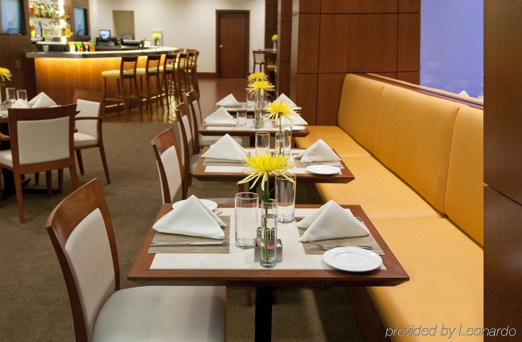 Intercontinental Suites Hotel Cleveland By Ihg Restaurace fotografie